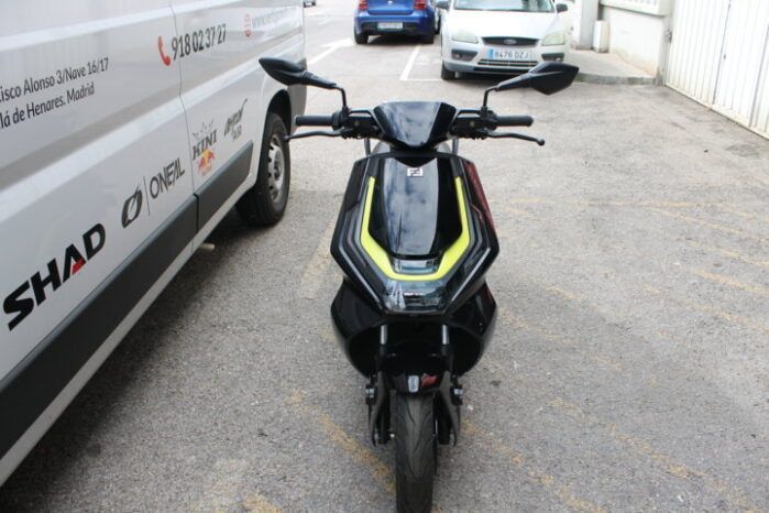 
								ZEEHO AE6 + 2 BATERIAS full									