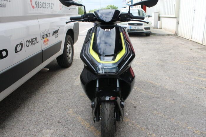
								ZEEHO AE6 + 2 BATERIAS full									