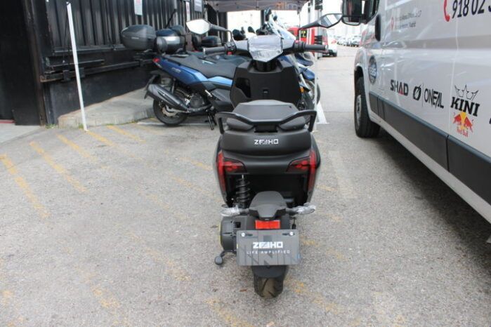 
								ZEEHO AE6 + 2 BATERIAS full									