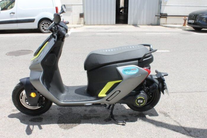 
								ZEEHO AE6 + 2 BATERIAS full									