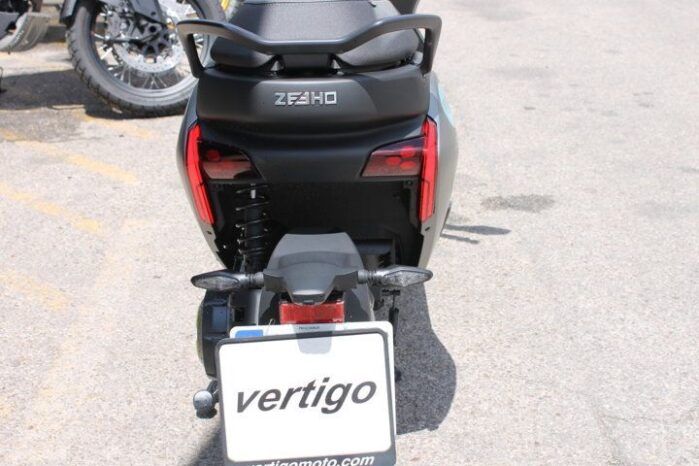 
								ZEEHO AE6 + 2 BATERIAS full									