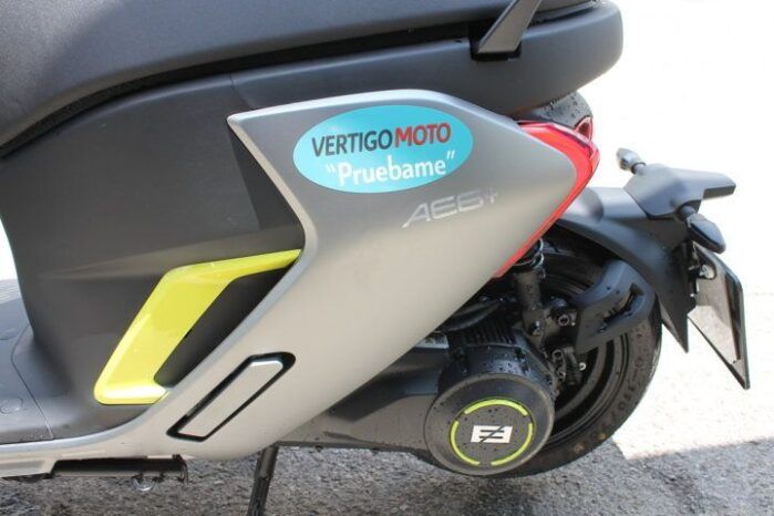 
								ZEEHO AE6 + 2 BATERIAS full									