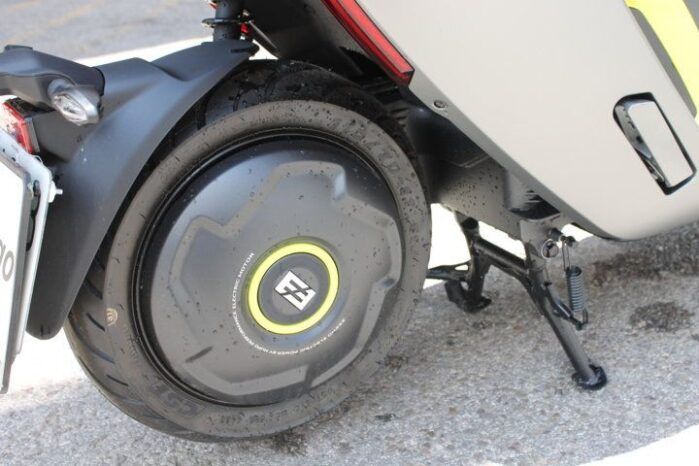
								ZEEHO AE6 + 2 BATERIAS full									