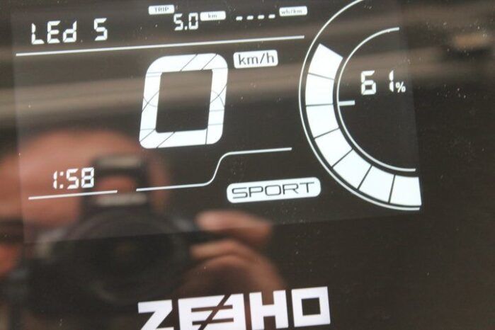 
								ZEEHO AE6 + 2 BATERIAS full									