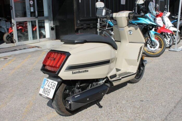 
								LAMBRETTA X300 full									