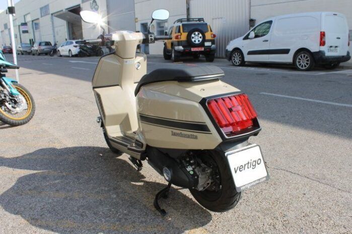 
								LAMBRETTA X300 full									