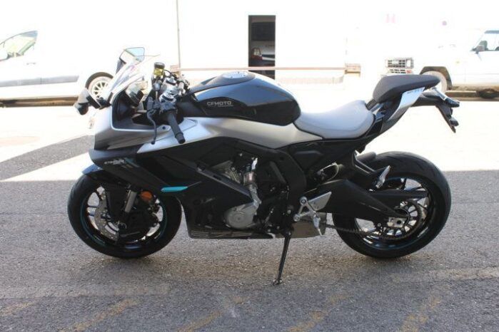 
								CFMOTO 675 SR-R full									