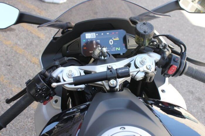 
								CFMOTO 675 SR-R full									