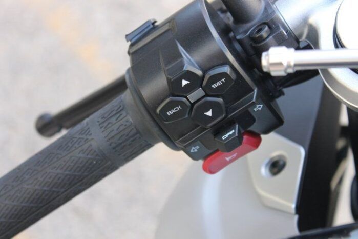 
								CFMOTO 675 SR-R full									