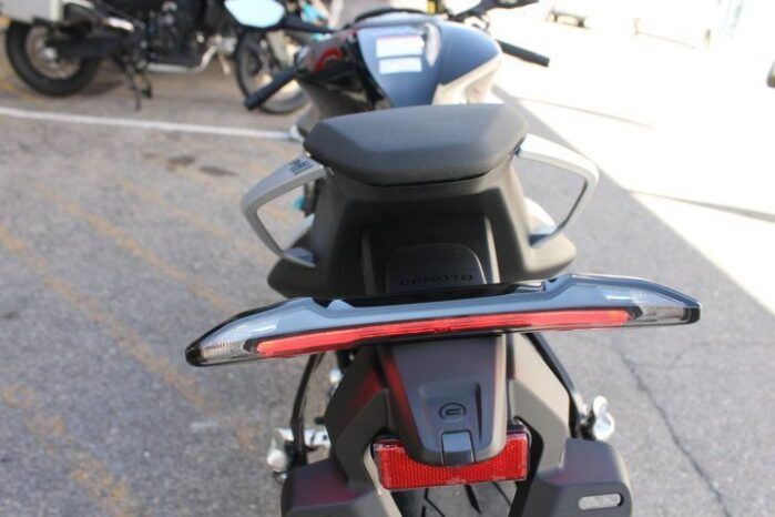 
								CFMOTO 675 SR-R full									