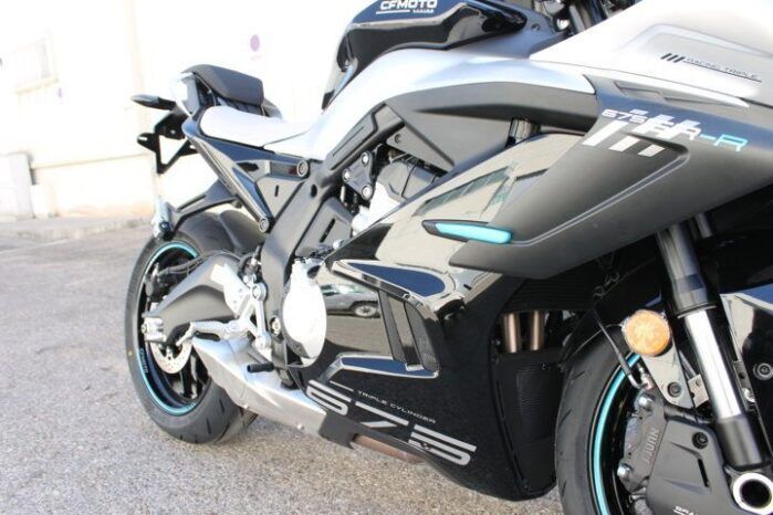 
								CFMOTO 675 SR-R full									