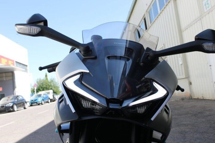 
								CFMOTO 675 SR-R full									