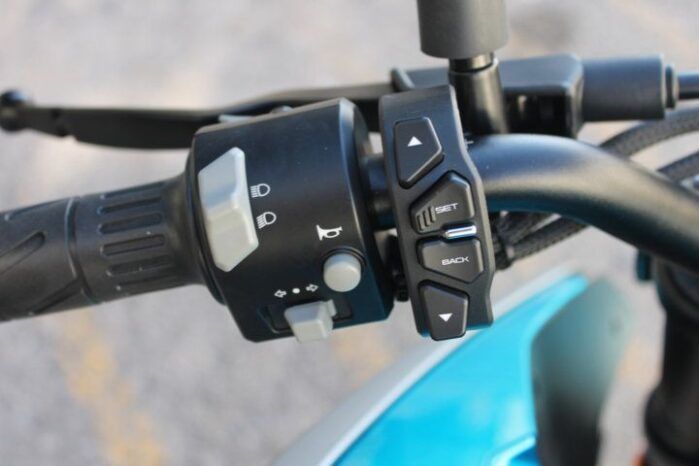 
								CFMOTO 125 NK 2025 full									