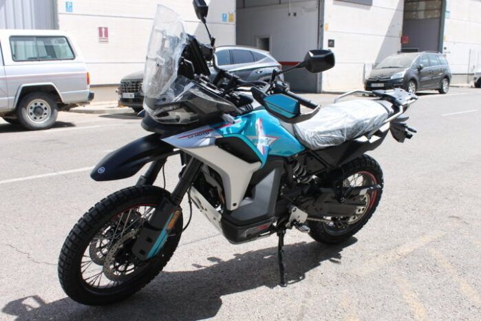 
								CFMOTO 800 MT-X full									