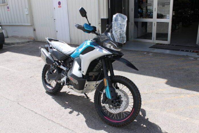 
								CFMOTO 800 MT-X full									