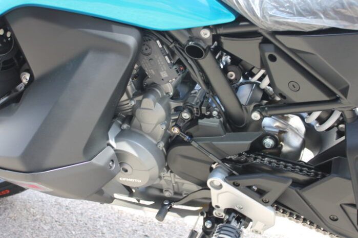 
								CFMOTO 800 MT-X full									