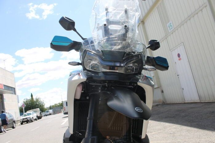 
								CFMOTO 800 MT-X full									