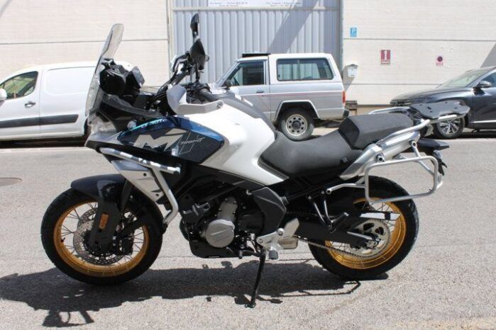 
								CFMOTO 700 MT full									