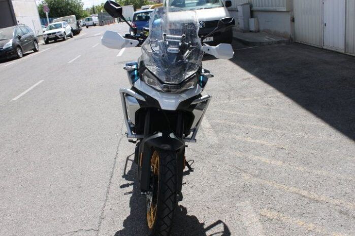 
								CFMOTO 700 MT full									