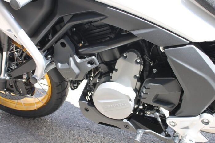 
								CFMOTO 700 MT full									
