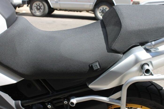 
								CFMOTO 700 MT full									