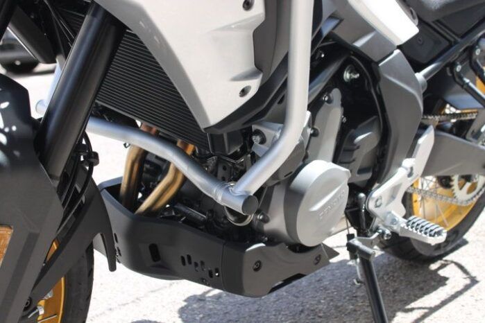 
								CFMOTO 700 MT full									