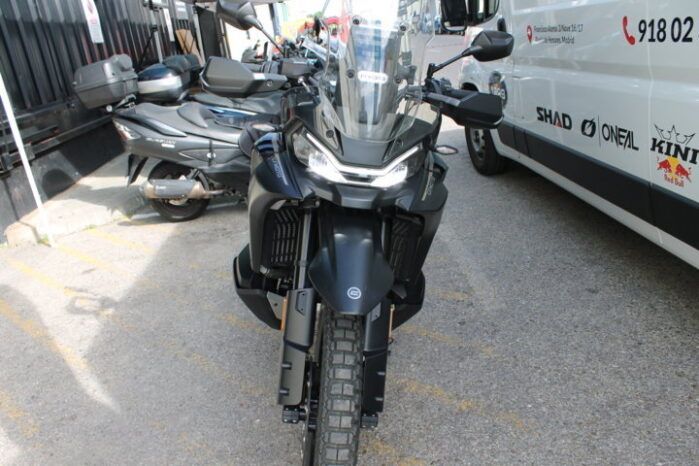 
								CFMOTO 800 MT-X full									