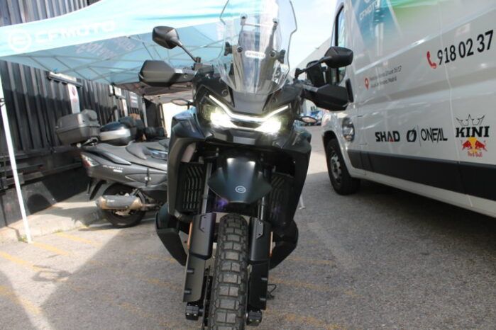 
								CFMOTO 800 MT-X full									