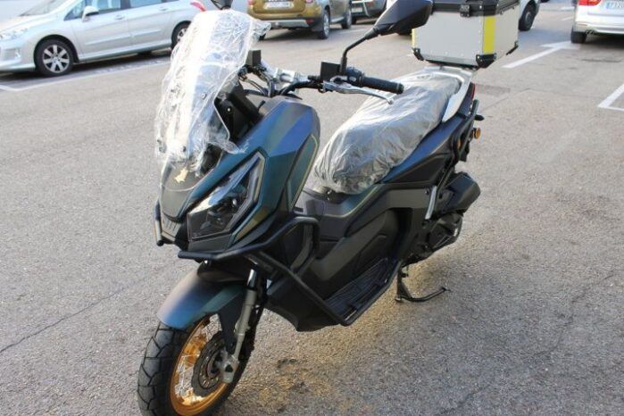 
								MITT ADV XTREME 125 full									