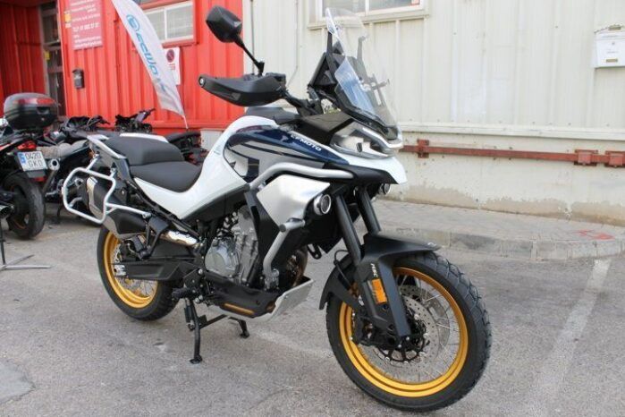 
								CFMOTO 800 MT EXPLORER full									