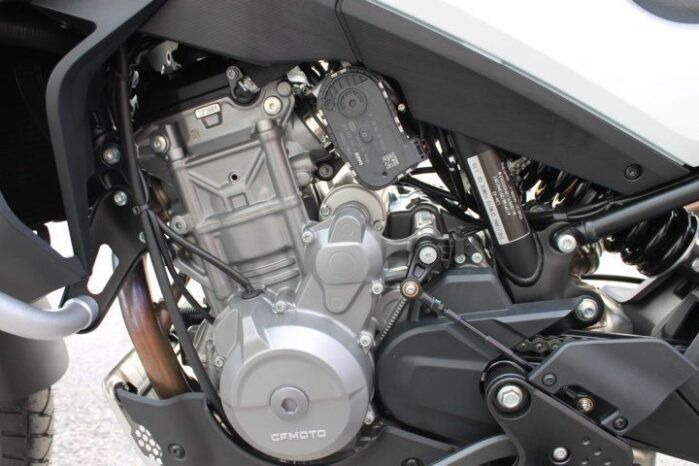 
								CFMOTO 800 MT EXPLORER full									