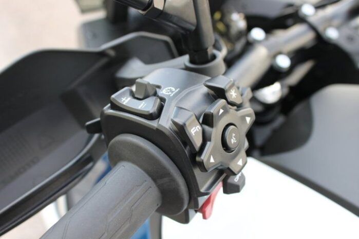 
								CFMOTO 800 MT EXPLORER full									