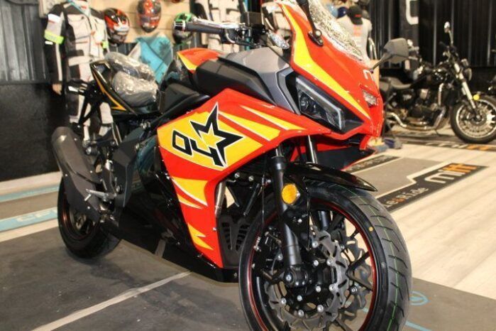 
								MITT GP1 125 full									