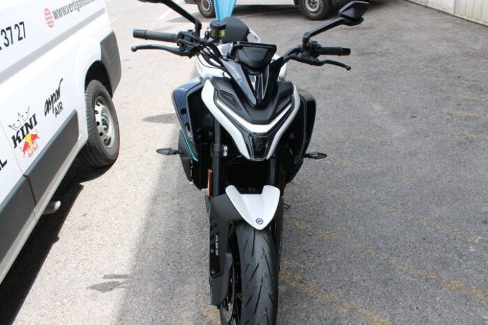 
								CFMOTO 675 NK 2026 full									