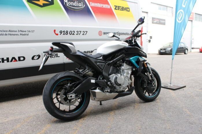 
								CFMOTO 675 NK 2026 full									