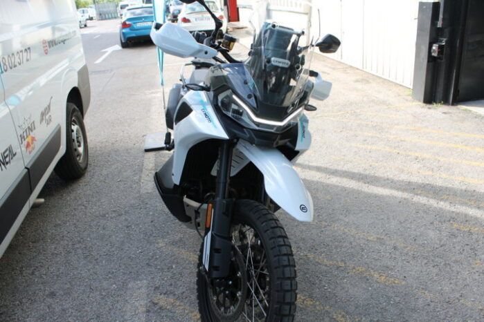 
								CFMOTO 1000 MT-X full									