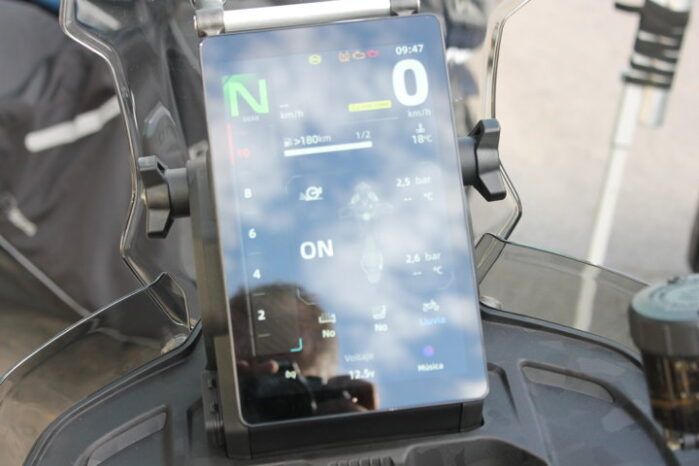 
								CFMOTO 1000 MT-X full									