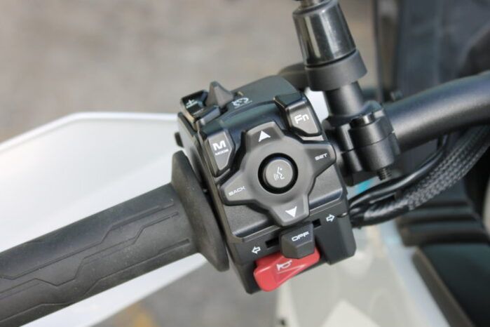 
								CFMOTO 1000 MT-X full									