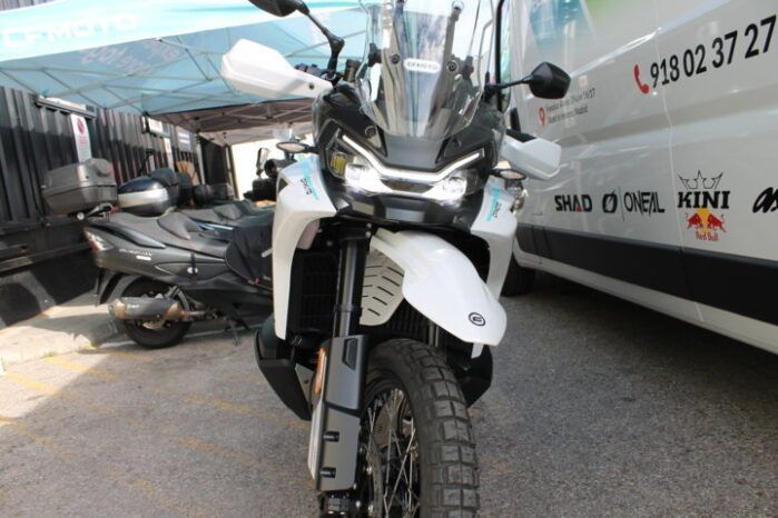
								CFMOTO 1000 MT-X full									