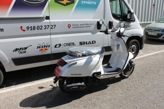 
								LAMBRETTA J 125 full									