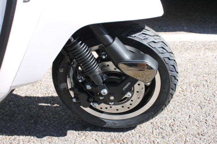 
								LAMBRETTA J 125 full									