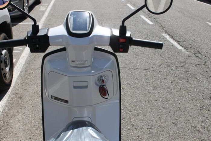 
								LAMBRETTA J 125 full									