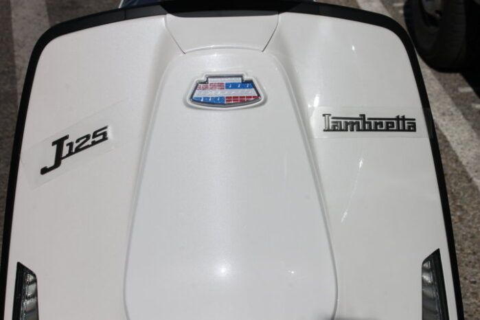 
								LAMBRETTA J 125 full									