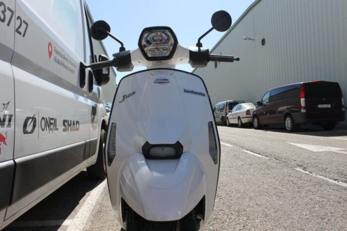 
								LAMBRETTA J 125 full									