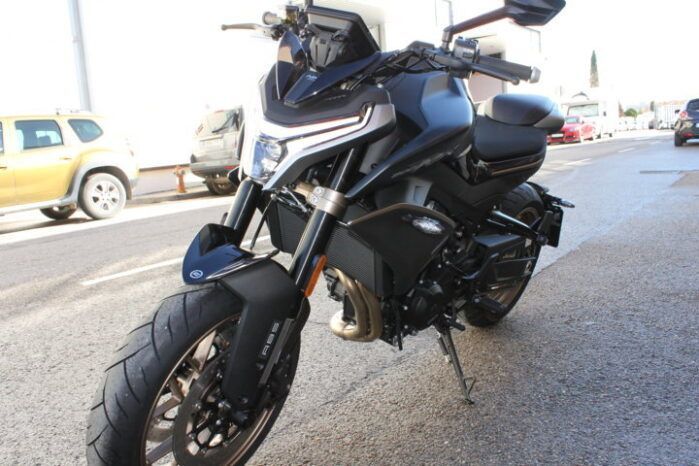 
								CFMOTO 800 NK ADVANCED full									
