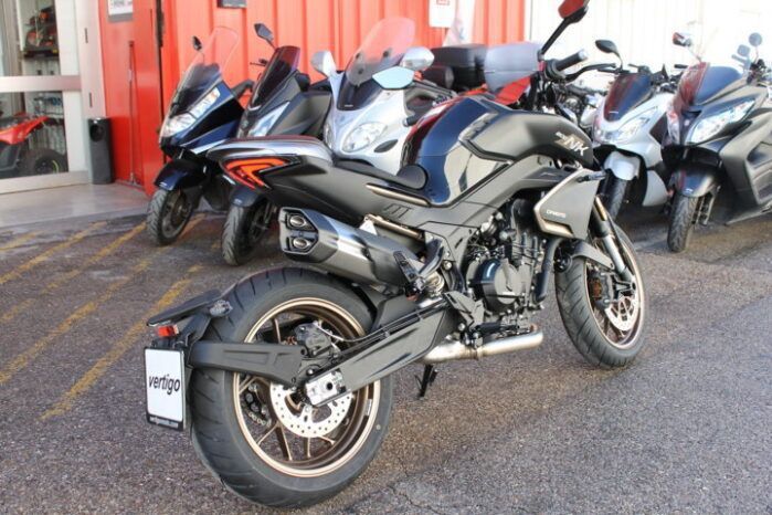 
								CFMOTO 800 NK ADVANCED full									