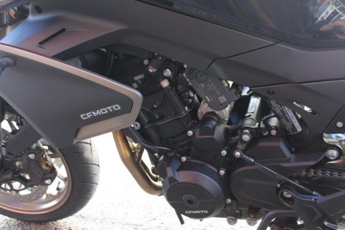 
								CFMOTO 800 NK ADVANCED full									