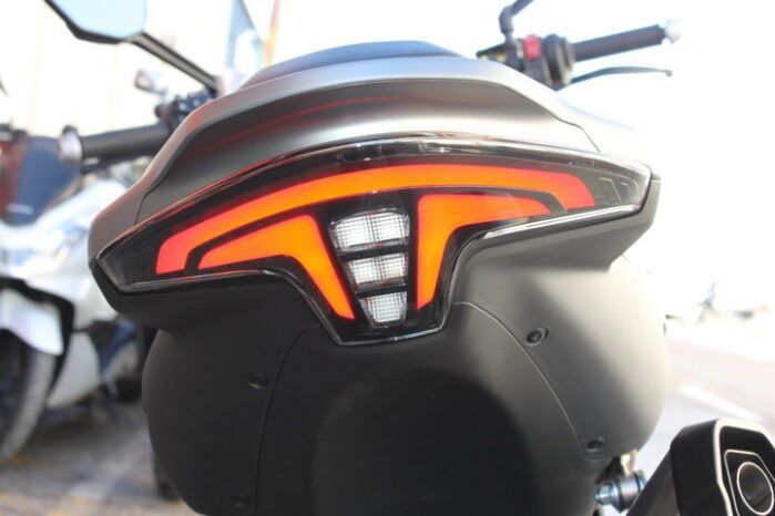 
								CFMOTO 800 NK ADVANCED full									