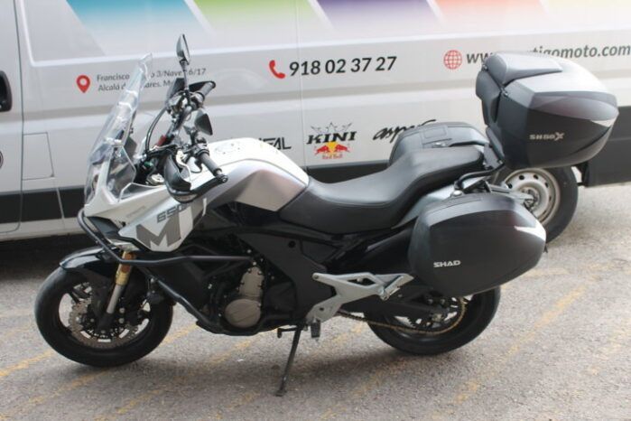 
								CFMOTO 650 MT full									