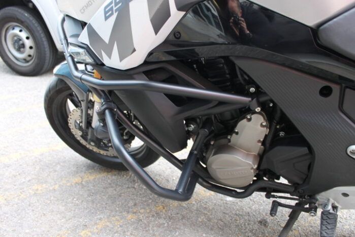 
								CFMOTO 650 MT full									